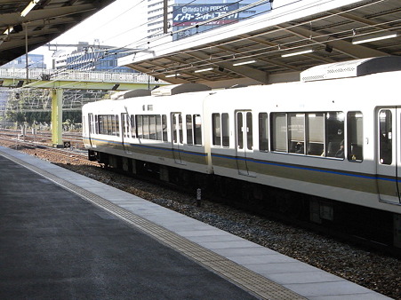 221系(新大阪駅)