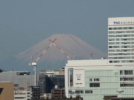 P1000566大桟橋から富士山