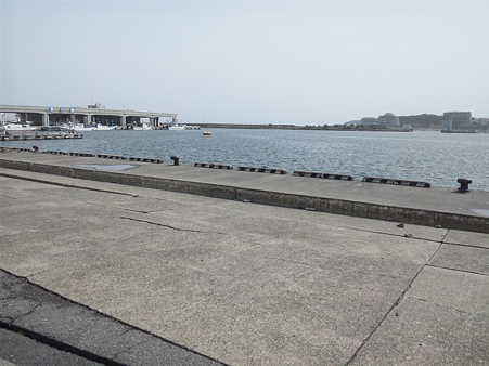 震災後の那珂湊港堤防