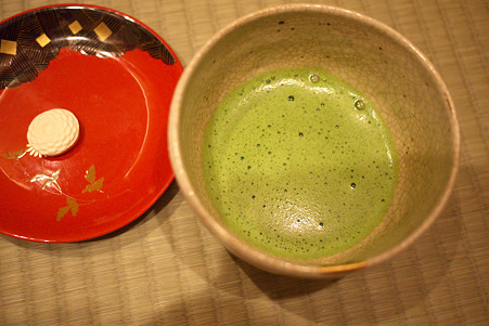 2010.04.30　知恩院　近くの市場でお茶