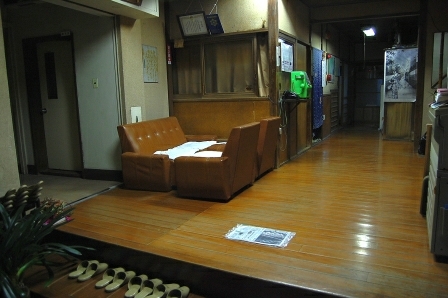 玄関内