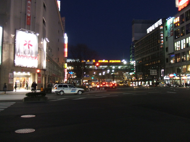 夕暮れの仙台駅前