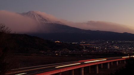 夜明け前富士山＠富士川SA